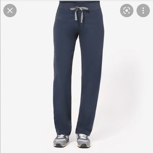 Used figs Livingston small maybe dark harbor scrub pants